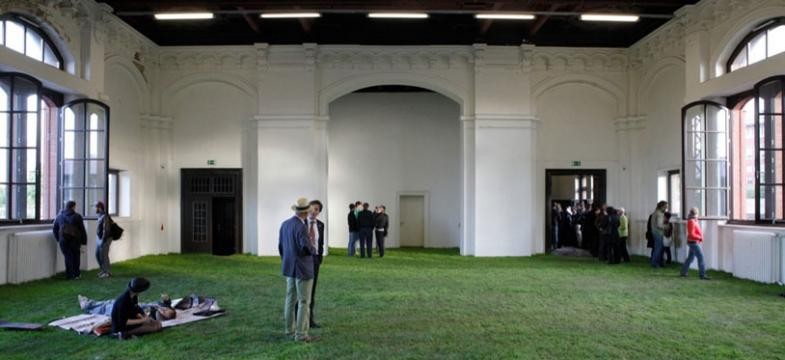 Adrian Lohmüller im Kunstverein Harburger Bahnhof.