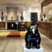 Charlotte Street Hotel: Lobby with Botero sculpture