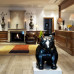 Charlotte Street Hotel: Lobby with Botero sculpture