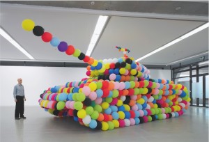 Hans Hemmert, german panther, 2007, Luftballons, Luft, Kleber, 300 x 370 x 960 cm, Installationsansicht Städtische Galerie Nordhorn, Foto: Helmut Claus, Köln